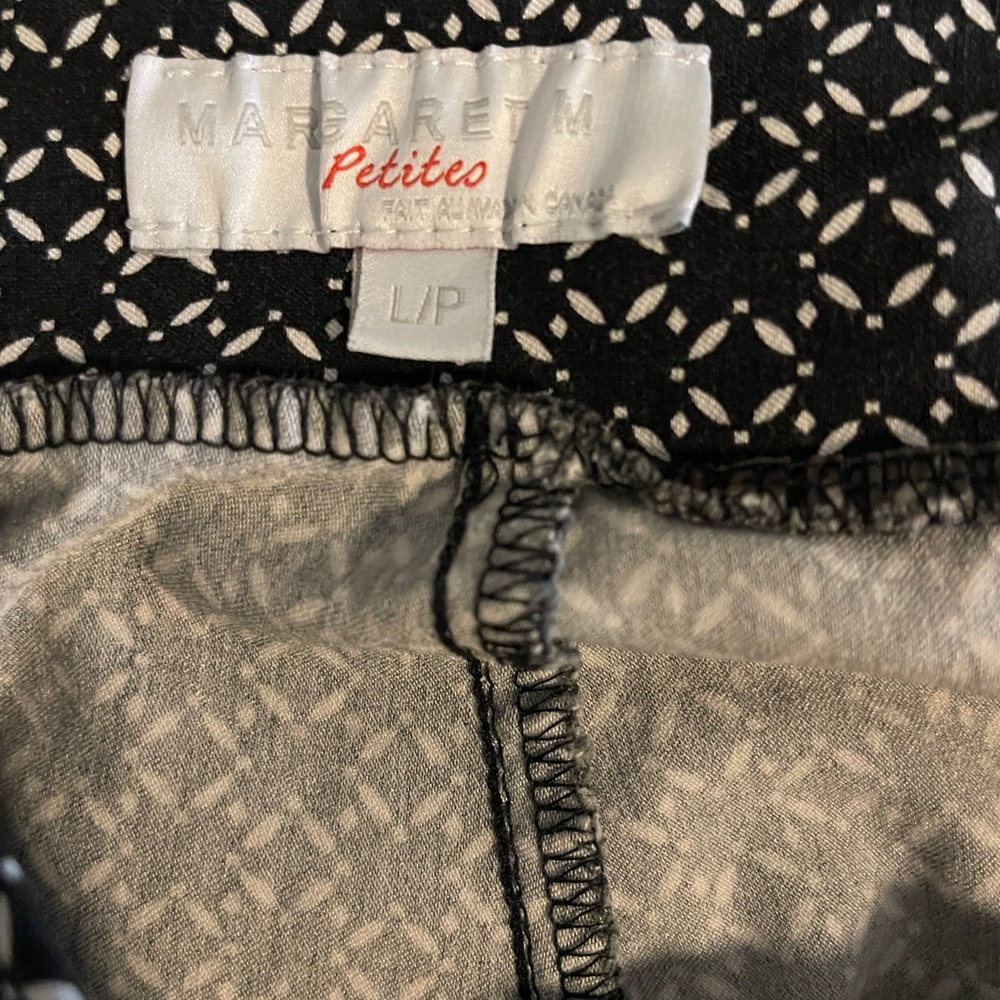Margaret M Black and White Patterned Capris - Picture 4 of 5